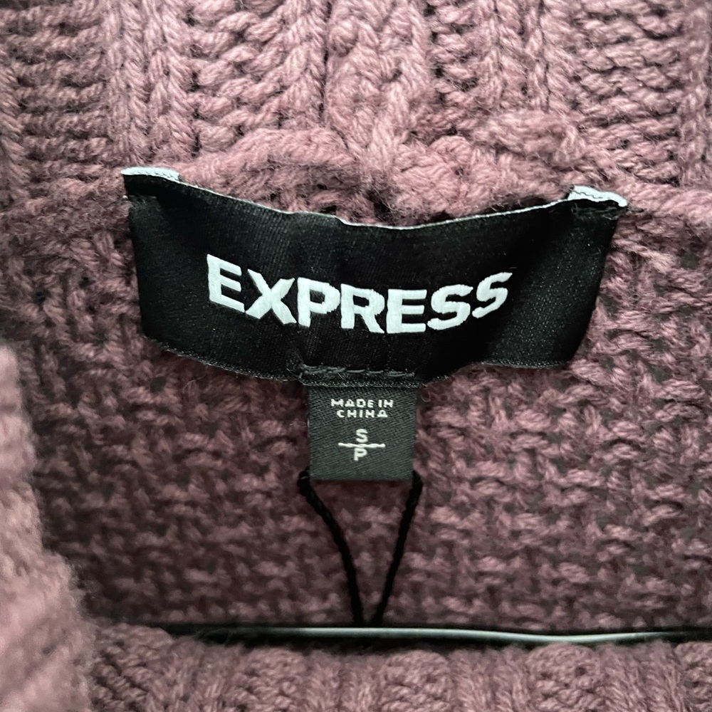 Express Sweater - Picture 4 of 4